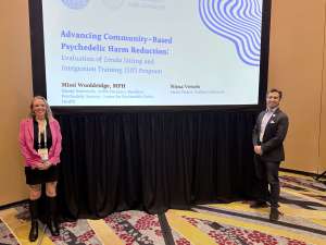 Missi Wooldridge and Nima Veiseh presenting the Zendo SIT evaluation at APHA 2025.